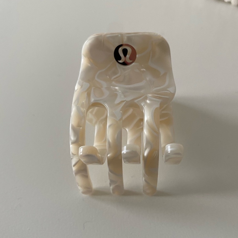 Lululemon Small Criss Cross Claw Clip